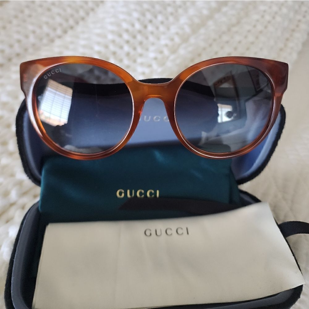 Gucci sunglasses new in case - Picture 7 of 12